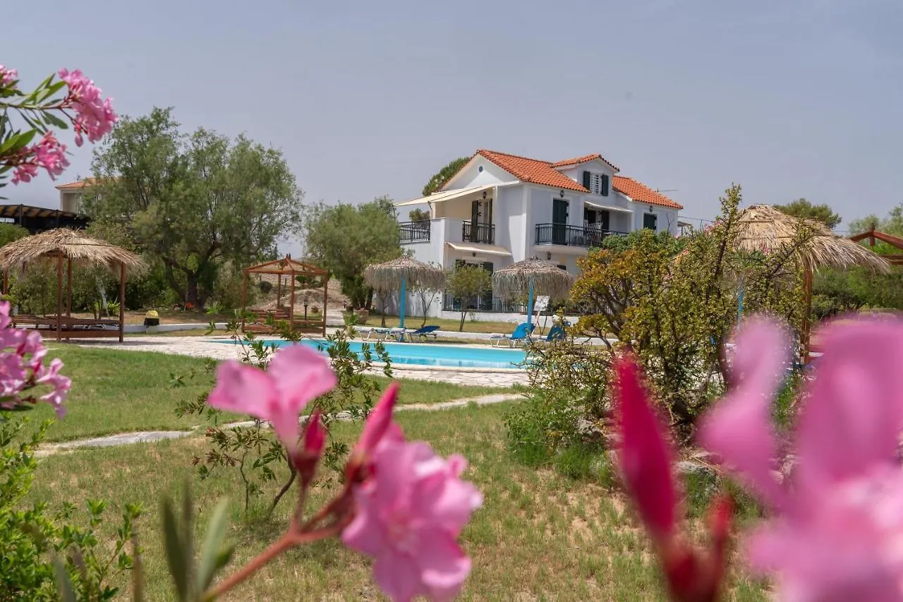 מלון דירות Xi Beach XI Village