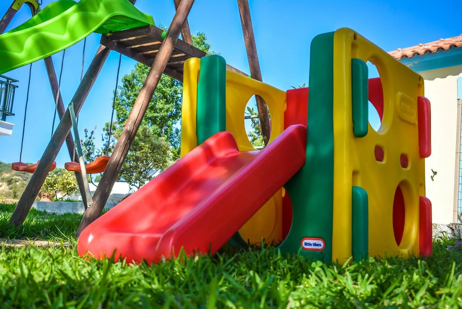 מלון דירות Xi Beach XI Village